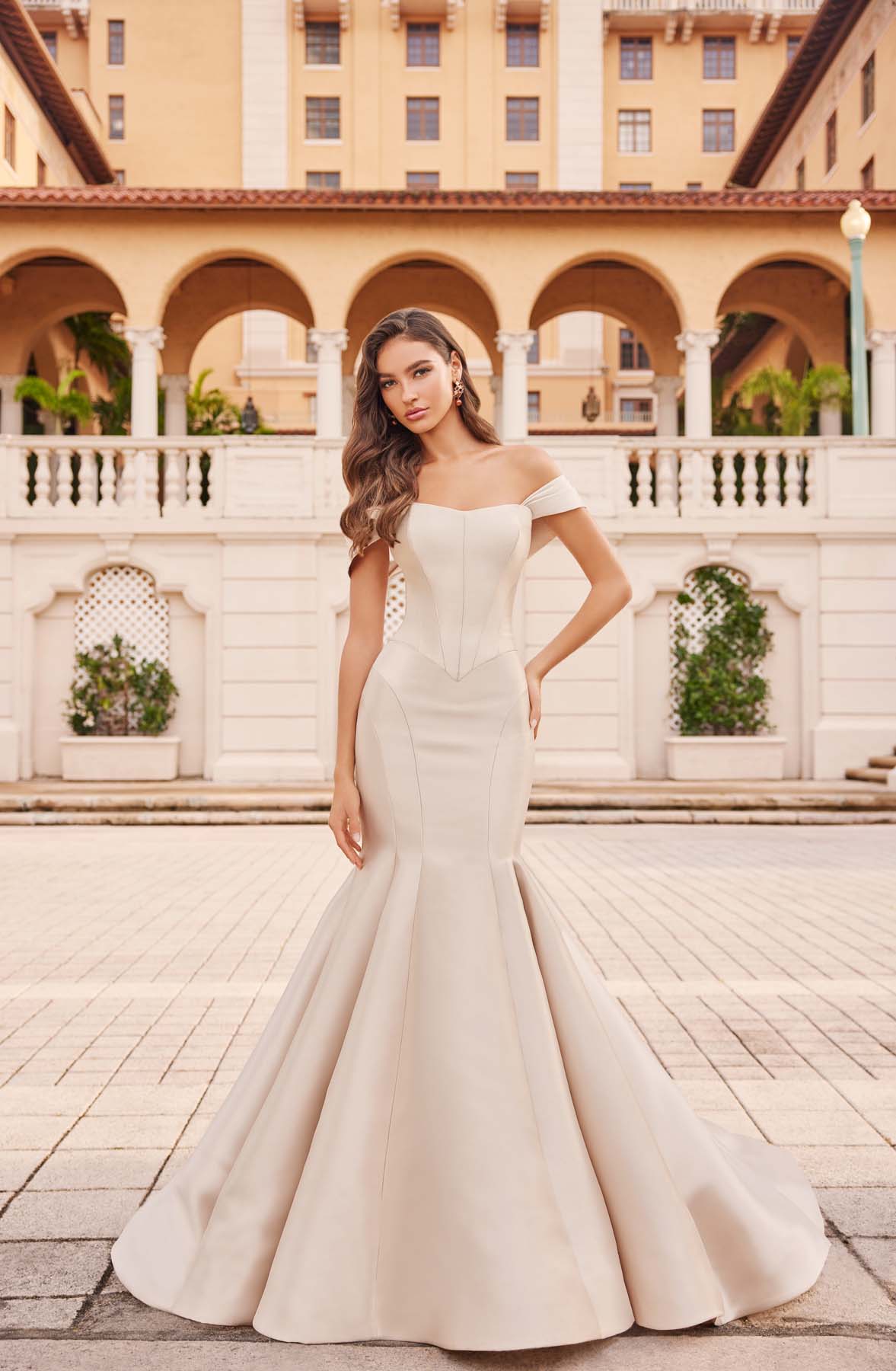Martin Thornburg Sterling MT3242 trumpet wedding dress in Diamond White Mikado, sweetheart neckline, off‑the‑shoulder sleeves and detachable train